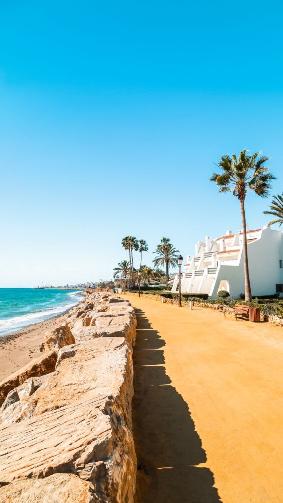 playa paseo marítimo Marbella